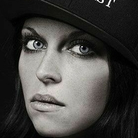 Luise-Isabella Matejczyk Nøgen