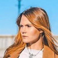 Lynn Petertonkoker Nøgen