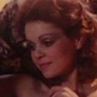 Lynne Ross Nøgen