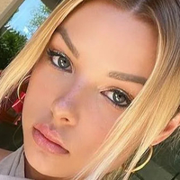 Madi Teeuws Nøgen