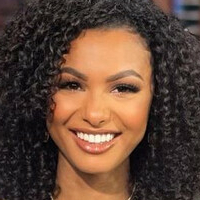 Malika Andrews Nøgen