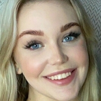 Maya Clark Nøgen