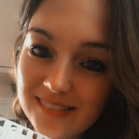 melbrunette Nøgen