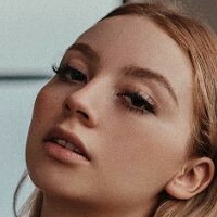 michellemoralesl Nøgen