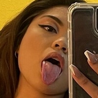 Mila Poonis Nøgen