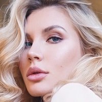 Milana Yuzhakova Nøgen