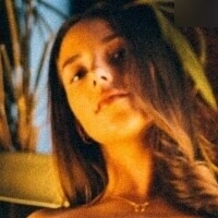Millie Miles Nøgen