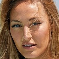 Moira Tumas Nøgen