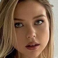 Molchan Anastasiya Nøgen