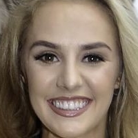 Mollie Winnard Nøgen