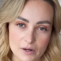 Molly Burke Nøgen