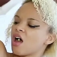 Mona Bella Nøgen