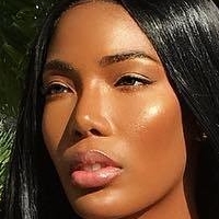 Monifa Jansen Nøgen