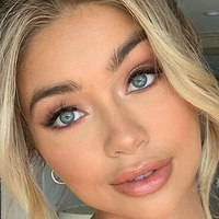 Morgan Avery Nøgen