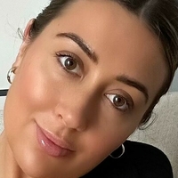 Ms. Bella Nøgen