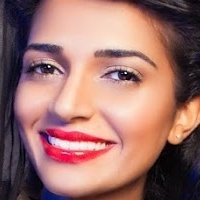 Nadia Ali Nøgen