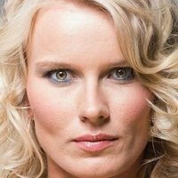 Nadin Menzer Nøgen