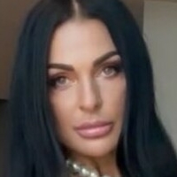Nadine Kerastas Nøgen