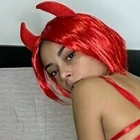 Naomi Vignomi Nøgen