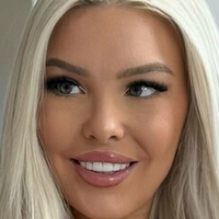 naomisteele Nøgen