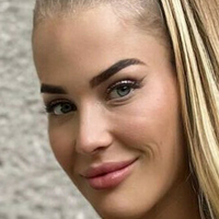 Natali Oullet Nøgen