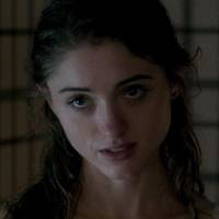 Natalia Dyer Nøgen