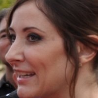Nathalie Poza Nøgen