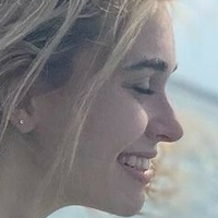 Nikki Roumel Nøgen