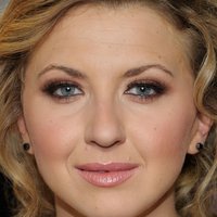 Nina Arianda Nøgen