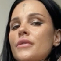 Oksana Radzhabova Nøgen