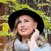 Olga Velichko Nøgen