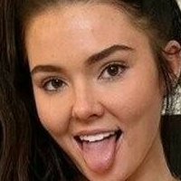 Olivia Eden Nøgen