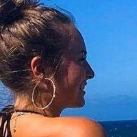 Olivia Holzmacher Nøgen