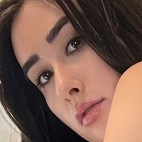 Olivia Mei Nøgen