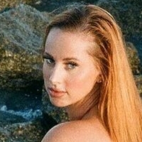 Olivia Stpierre Nøgen