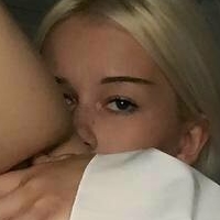 Olivia Tores Nøgen