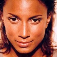 Pia Ampaw Nøgen