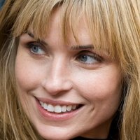 Polly Shannon Nøgen