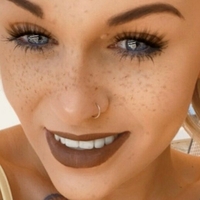 QueenKedi Nøgen