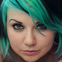 Quinne Suicide Nøgen