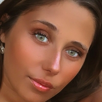 Raphaella Deuringer Nøgen