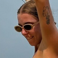 Raven May Nøgen
