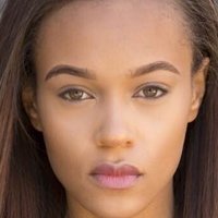 Reign Edwards Nøgen