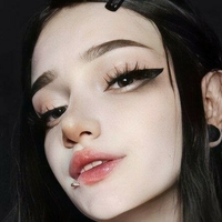 _rissai_ Rissai _cherriss_ Nøgen
