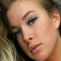 Sara Massie Nøgen