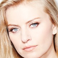 Sarah Minnich Nøgen