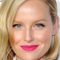 Sarah Smyth Nøgen