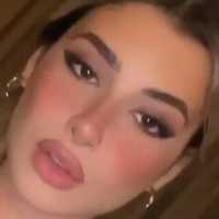 Saryy_c Nøgen