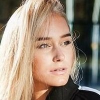 Sina Deinert Nøgen