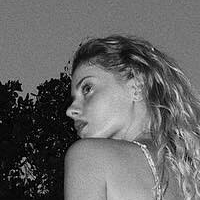 Sofya Mitropoliya Nøgen